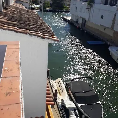 Casa Pelagia, Maison De Pecheur Avec Amarre, Sejour Cinq Nuits Minimum بيت للعطل